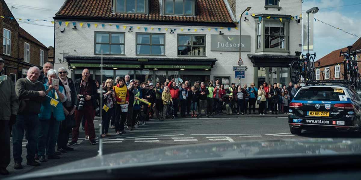 Group of cycling supporters