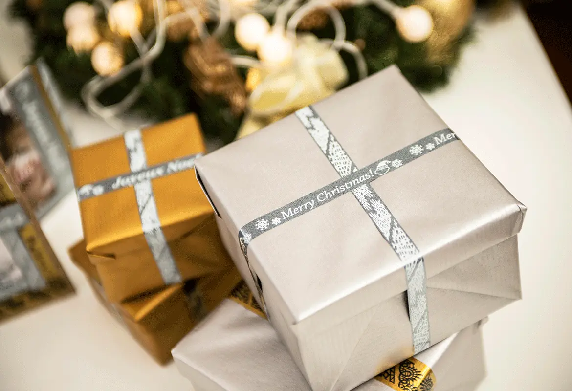 Presents with Brother P-touch silk ribbon and Premium sparkling label tape