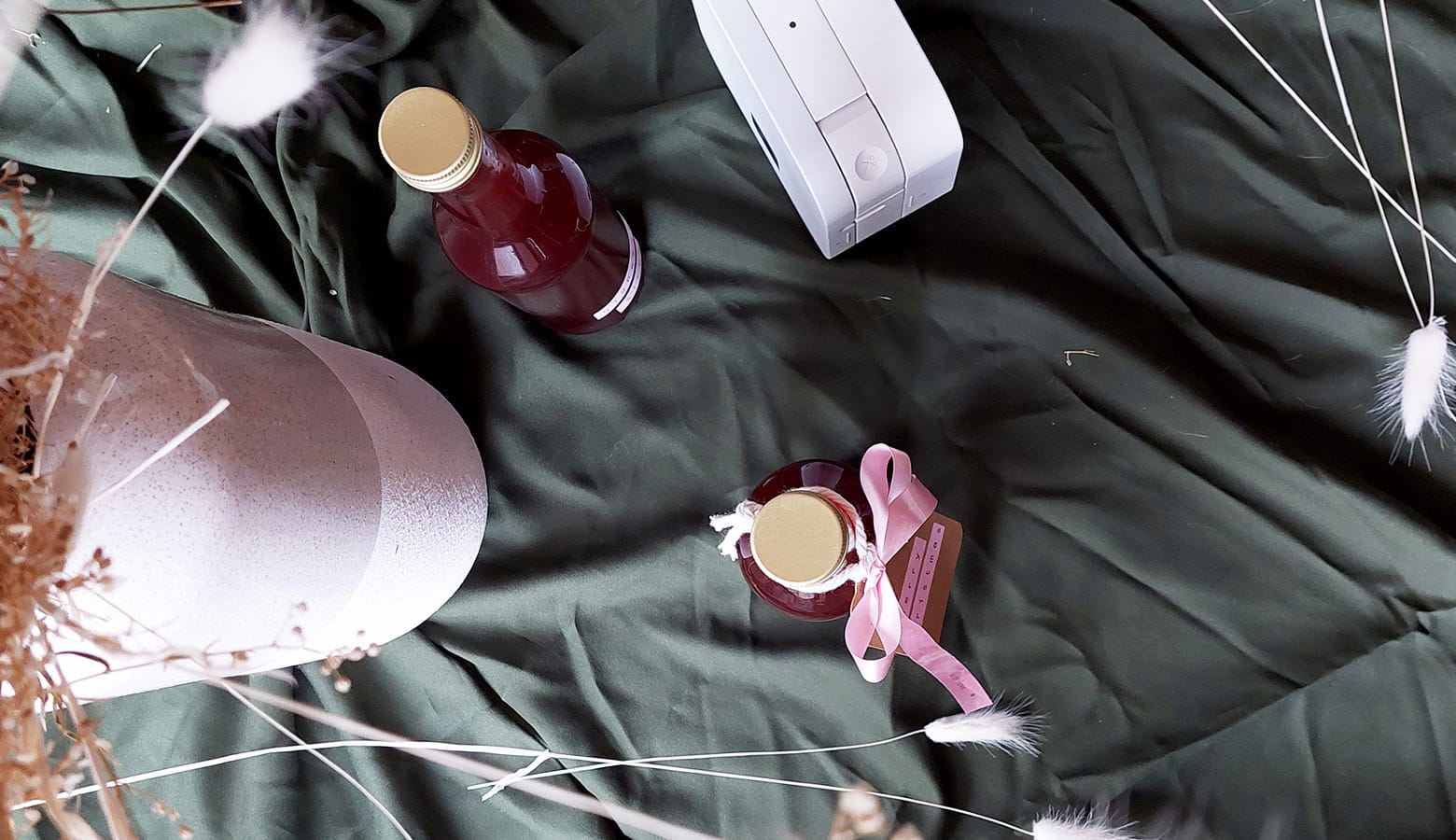 Glühwein mit P-touch Geschenkband beschriftet